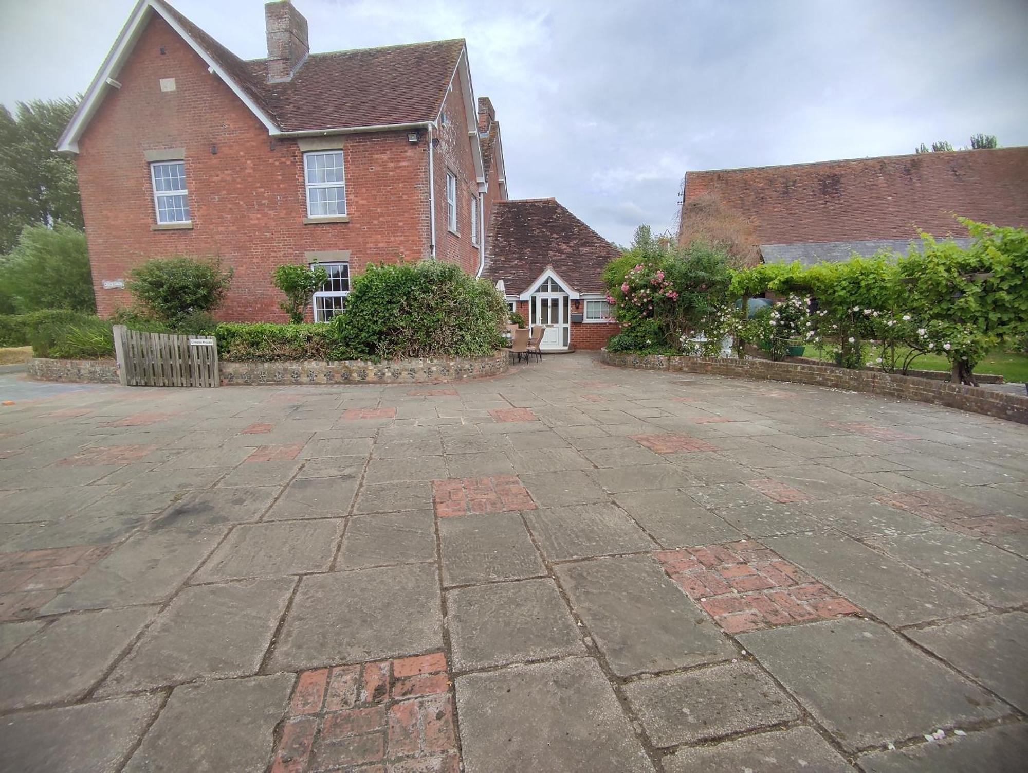 The Old Stables Self Catering * Salisbury